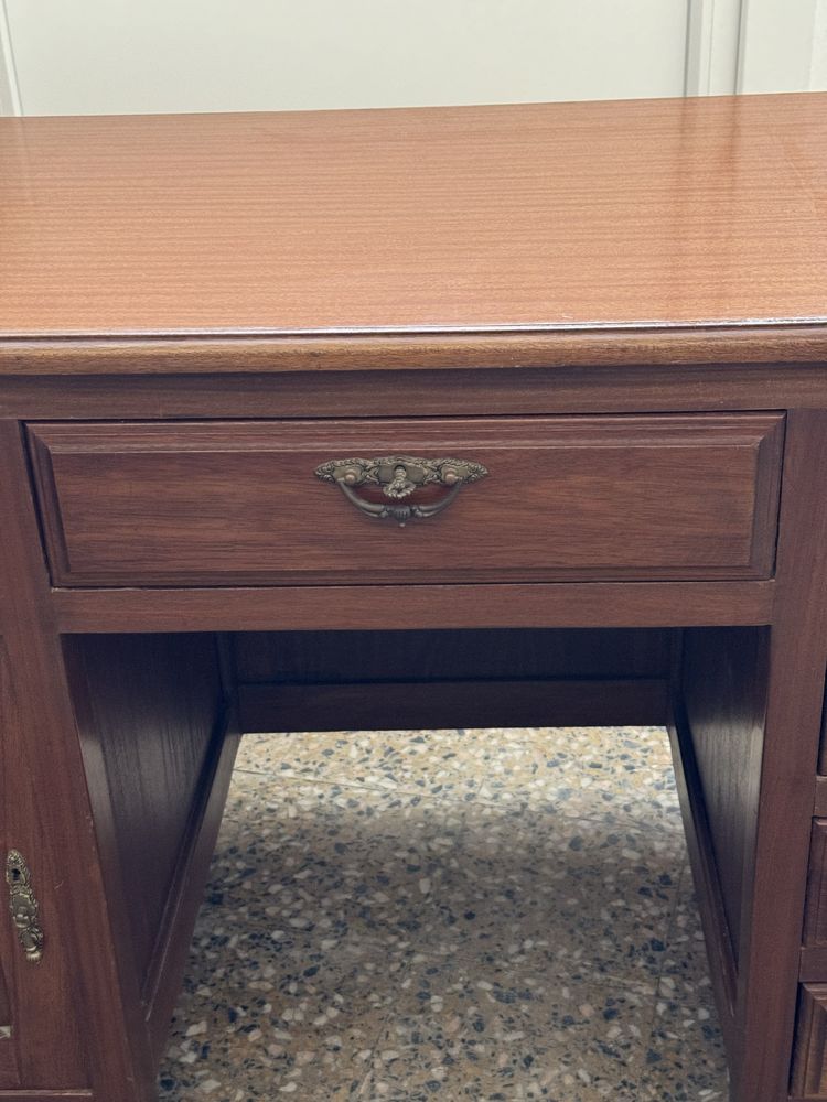 Secretaria em madeira maciça