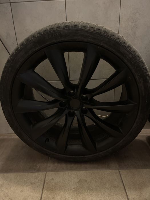 Tesla Диски r22  з резиною