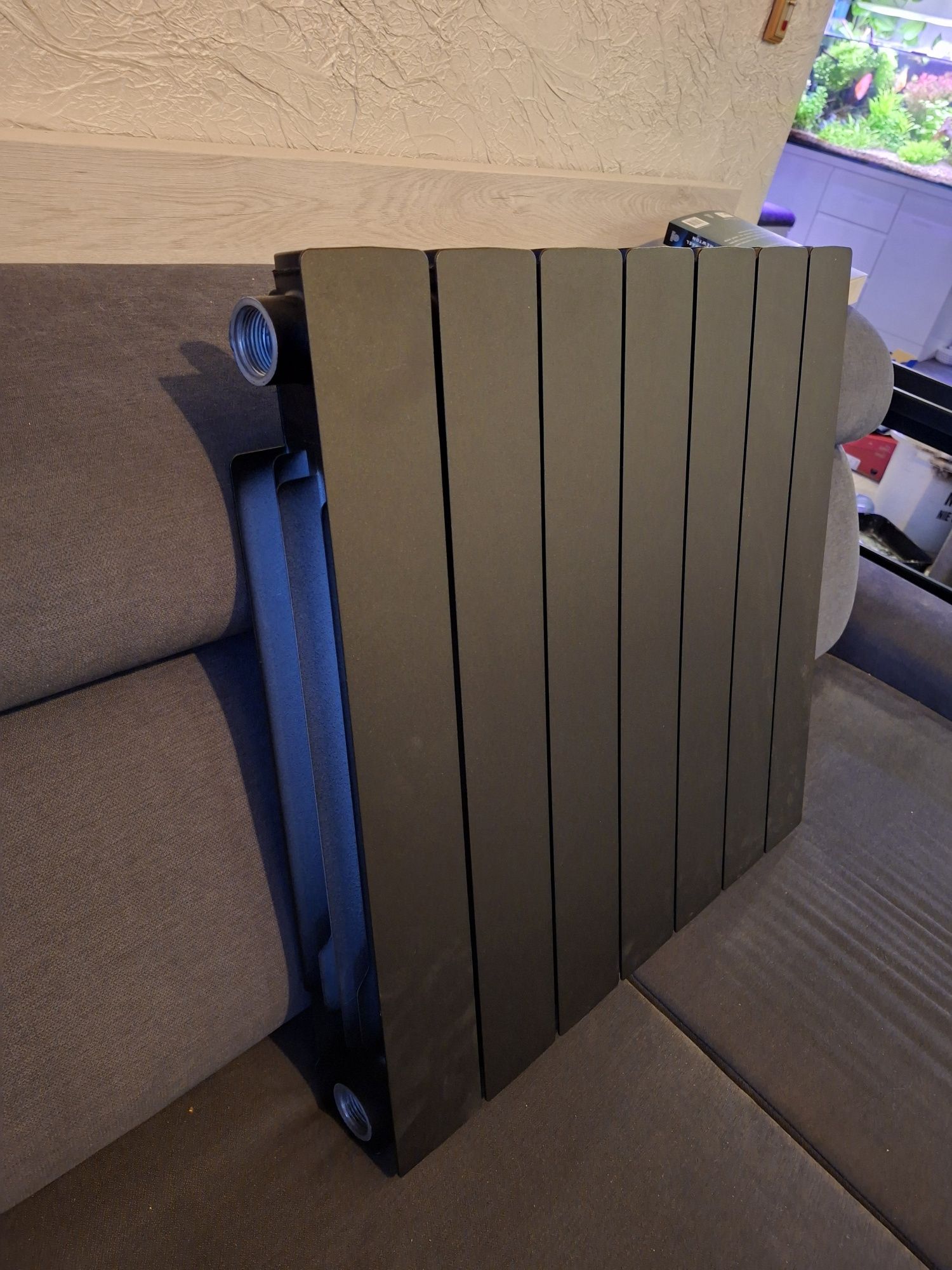 Grzejnik czarny aluminiowy