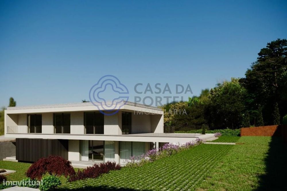 Casa de luxo, com jardins e piscina , design moderno, acabamentos  de