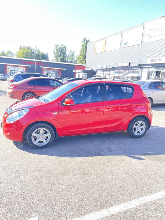 продам Хюндай і20 автомат