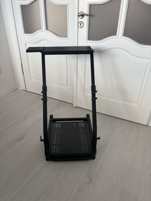 Stojak do kierownicy i pedalow Logitech G29 GT Apex w stanie bdb