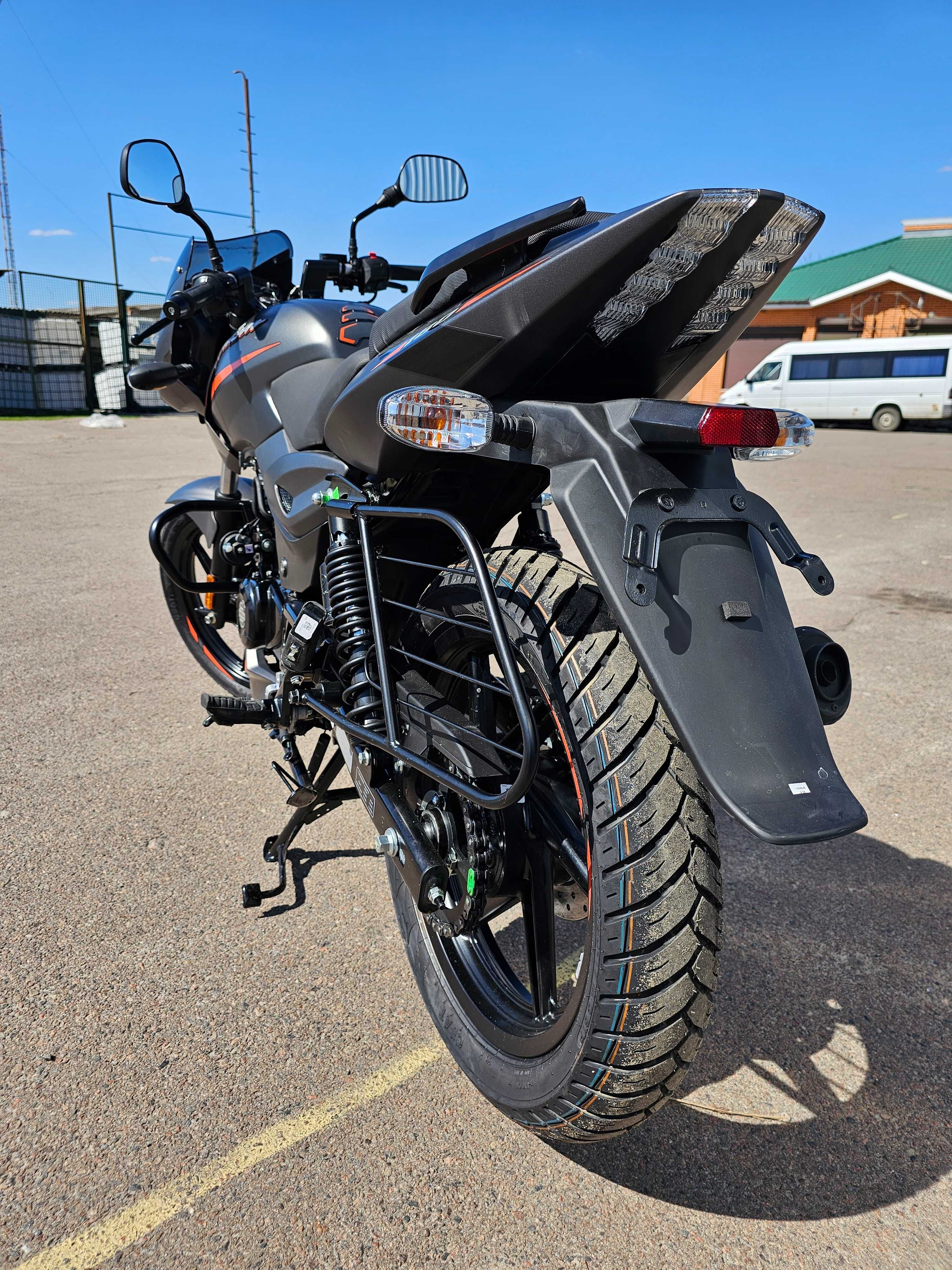 Мотоцикл Bajaj Pulsar 180