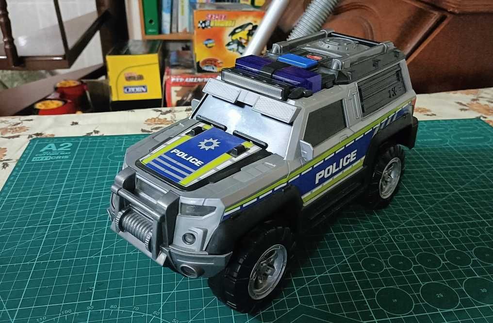 Jeep police como novo