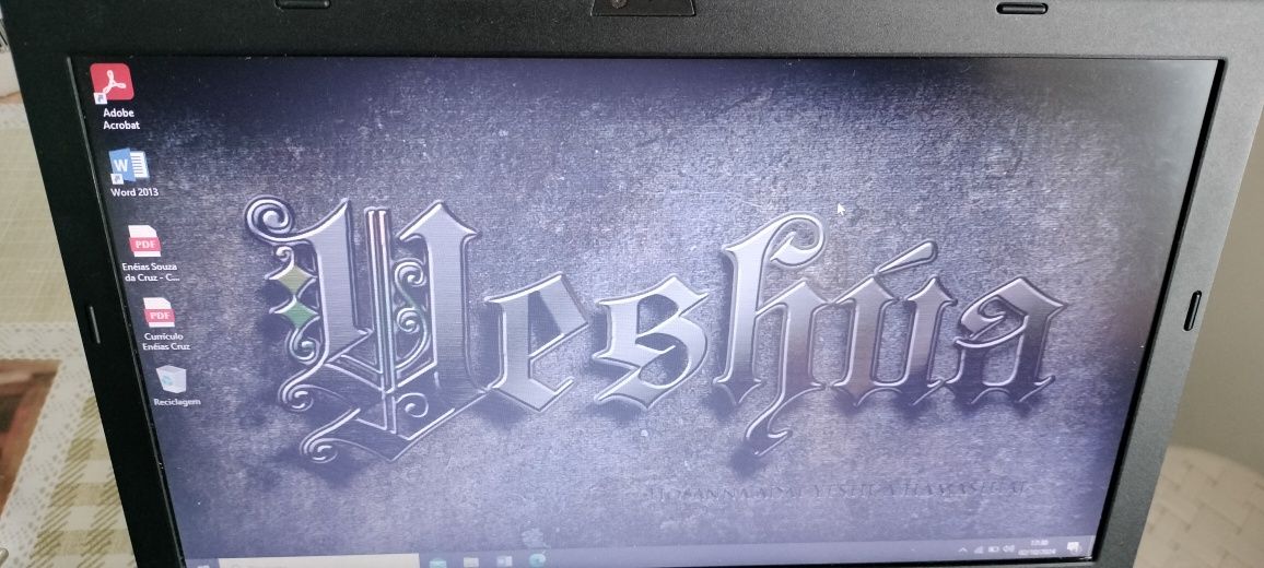 Laptop usado em perfeitas condições de uso  , bateria um pouco cansad