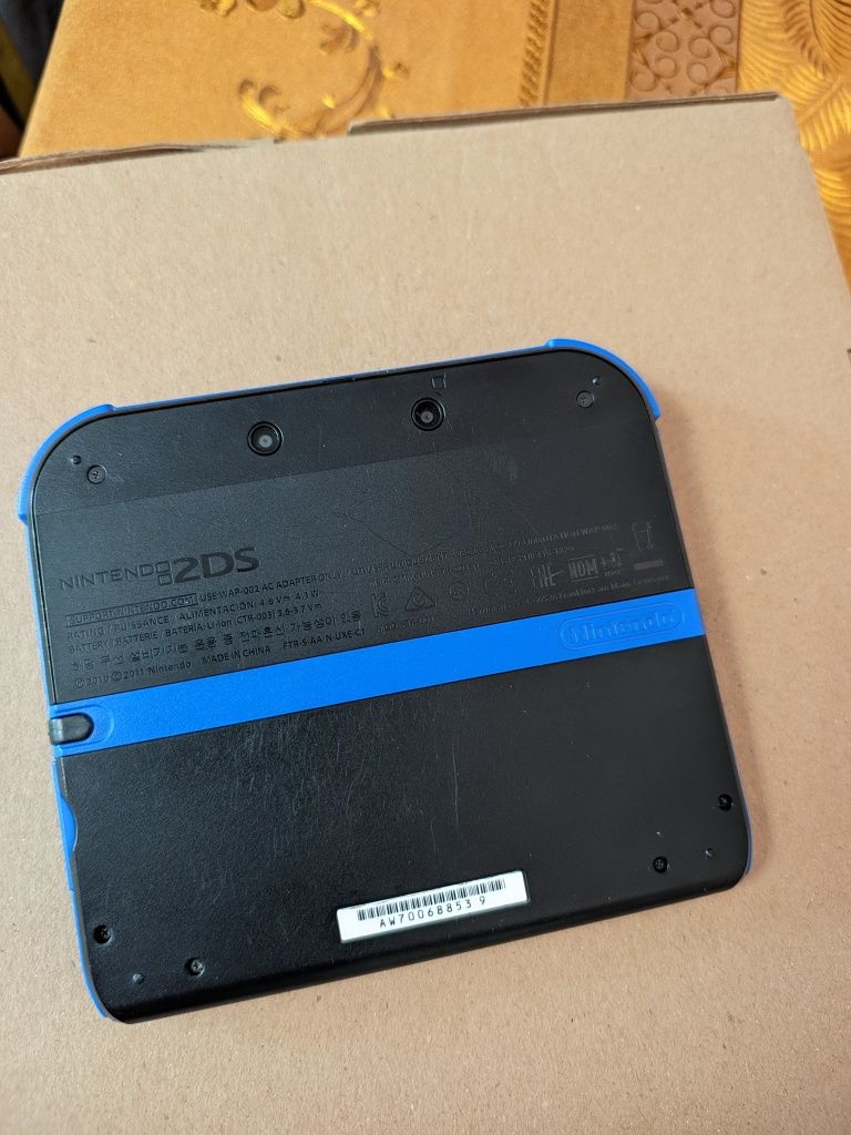 Nintendo 2DS портативна консоль