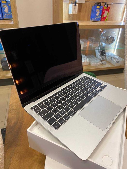 Ноутбук Apple MacBook Air 13" M1 8/256GB Silver Late (MGN93) 2020