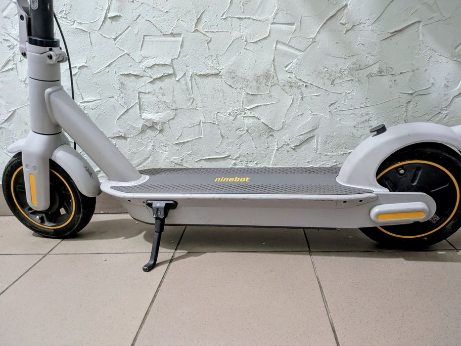 Продам електросамокат Ninebot Kickscooter Max g30 LD