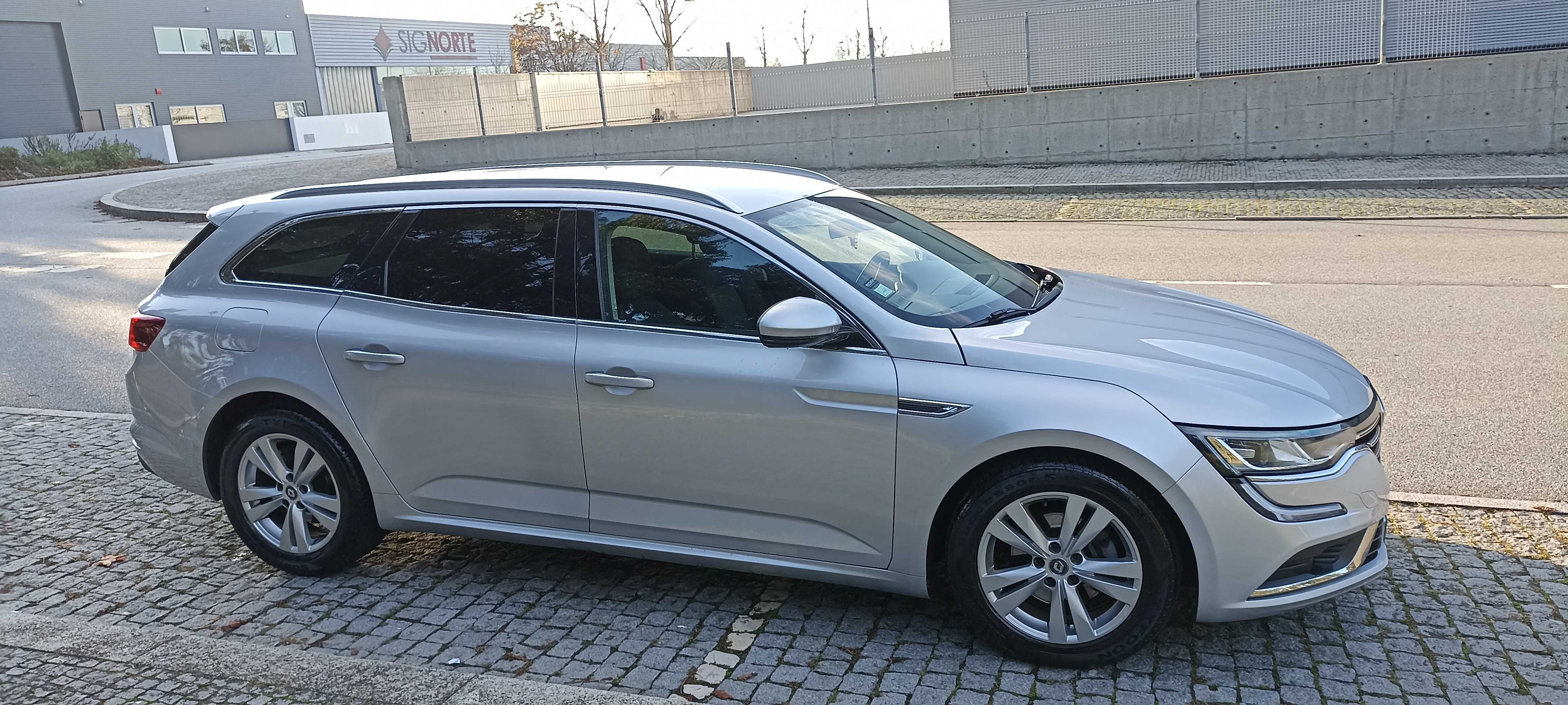 Vendo carrinha Renault Talisman confortavél e económica.