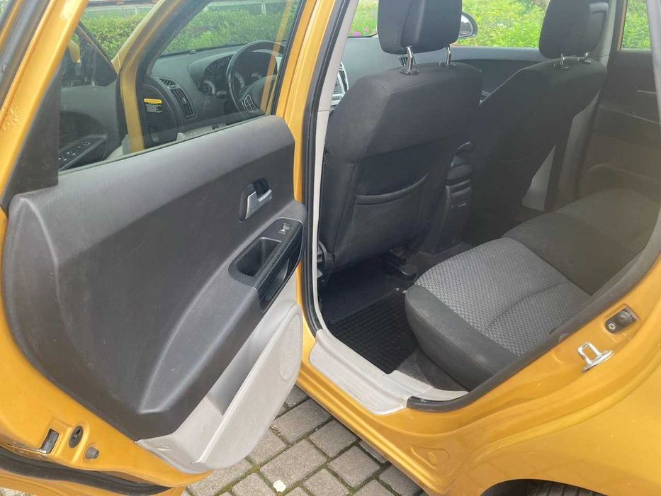 Суперекономне золоте авто