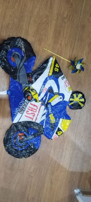 Extra balon na hel plus wiatraczek zestaw urodzinowy
