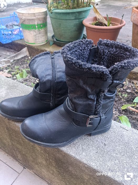 Botas com pelo tam. 37