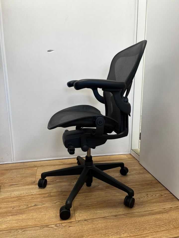 Opção completa Herman Miller Aeron remodelada com Posturefit