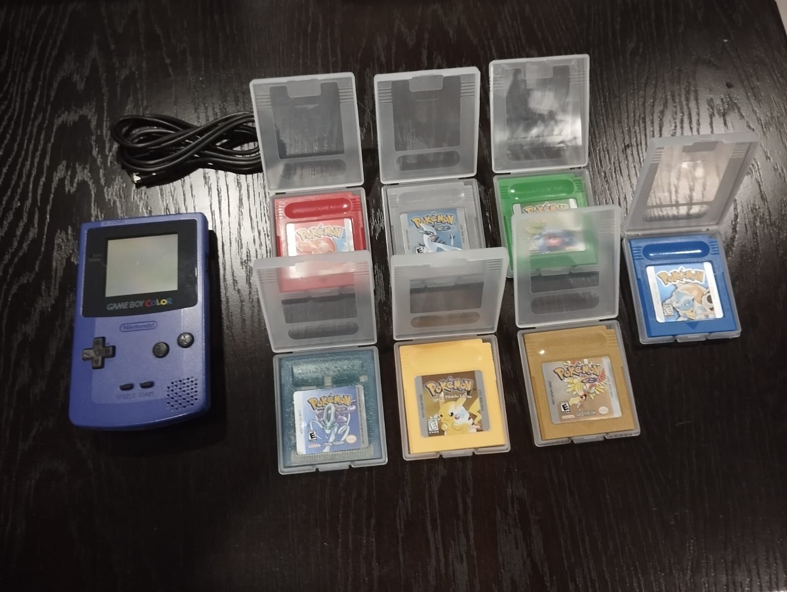 Conjunto Gameboy Color com 7 jogos Pokémon e cabo link