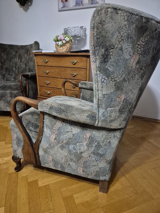 Fotele uszak na nogach ludwikowskich