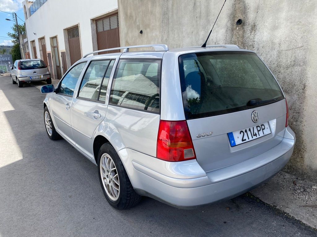 Golf variant 1.4 2500€