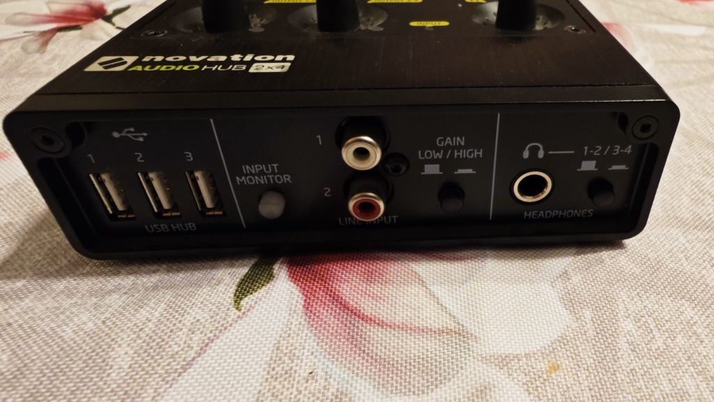 Interfejs Audio Novation AudioHub 2x4