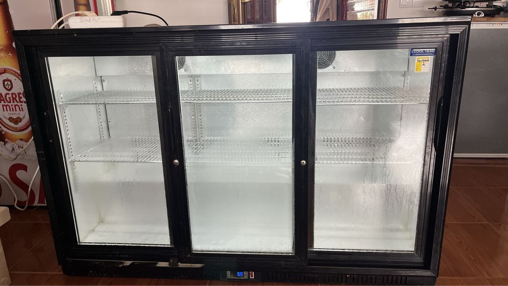 Mesa de refrigeração/balcão de bar - 1,33 m / 320 litros-com 3 portas