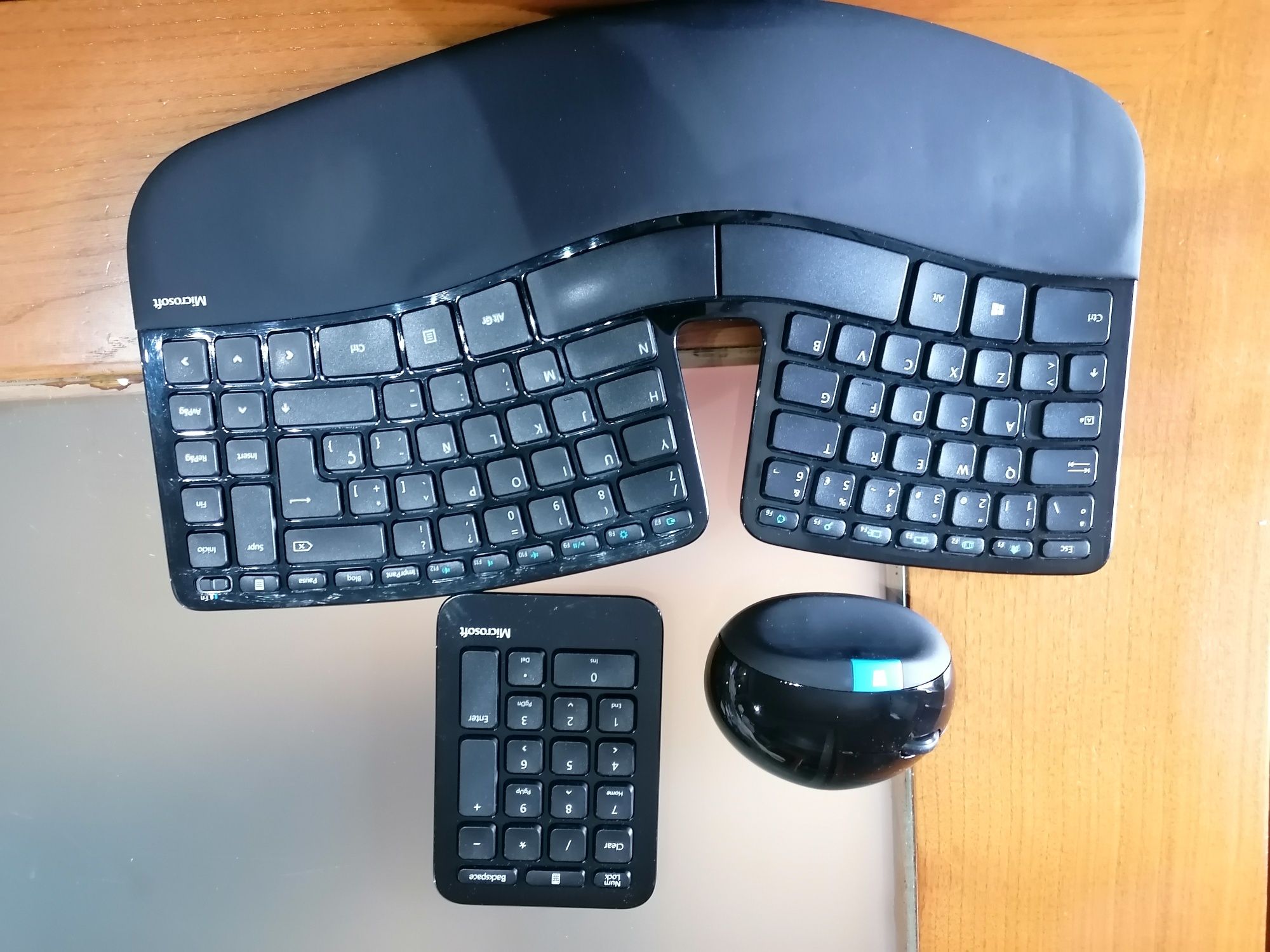 Teclado ergonómico + rato + teclado numérico