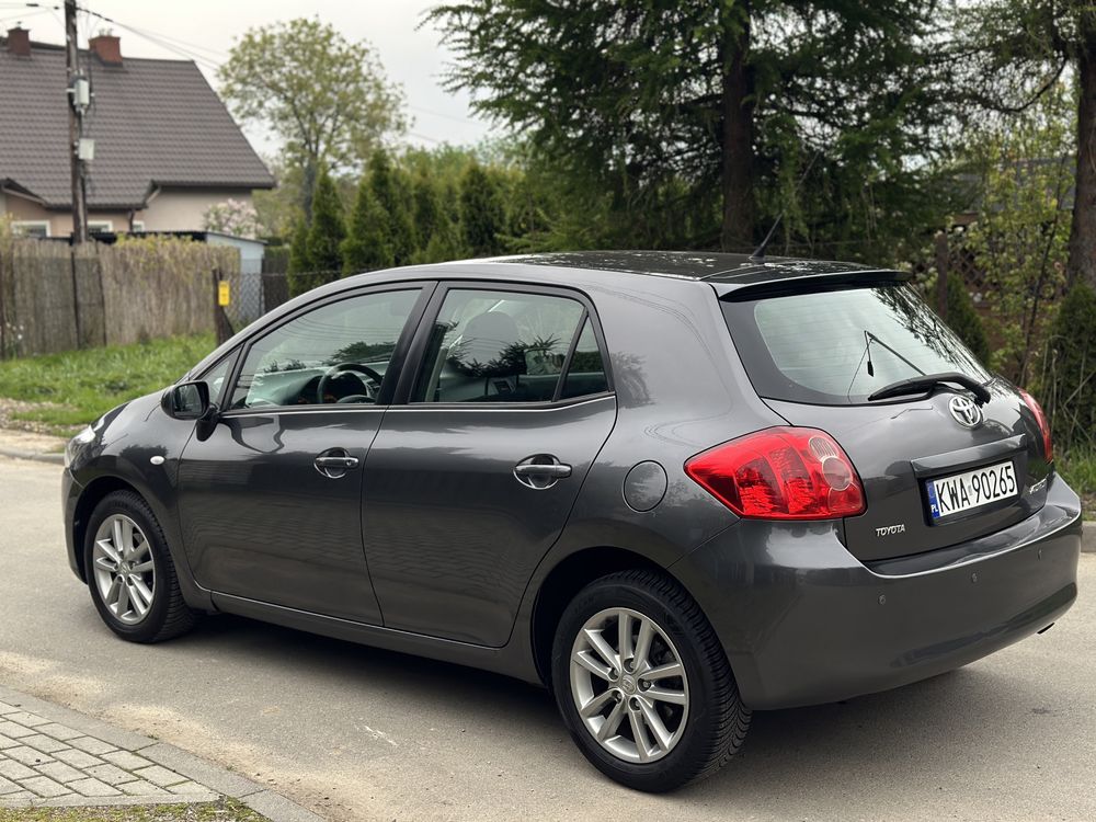 Toyota Auris 1.6 benz. 124 KM Oryginał !! Bezwypadkowy ! Bez rdzy !