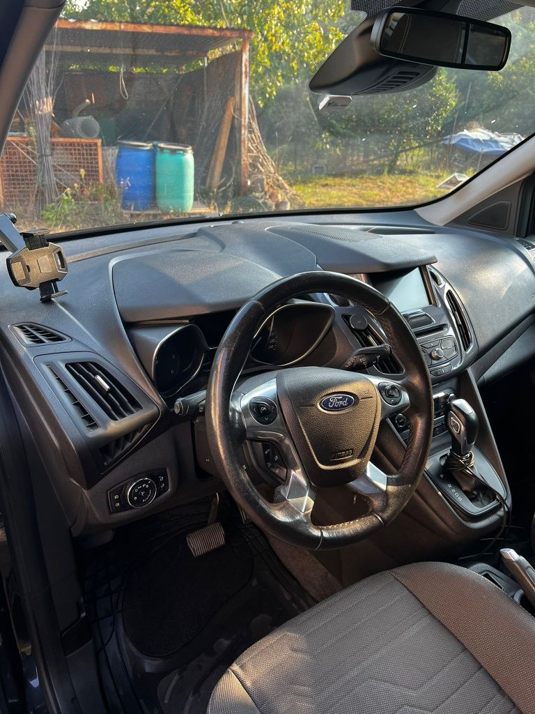 Ford Tourneo Connect como nova
