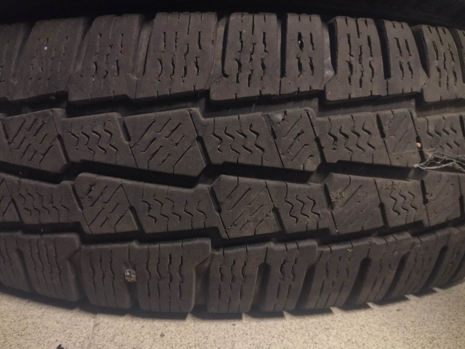 Opony zimowe do busa/suva 195/75R16C