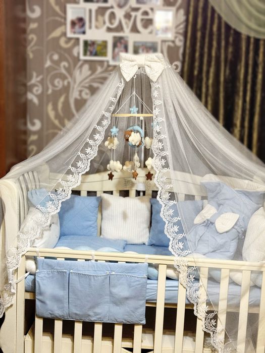 Продам мобіль та балдахін на кроватку