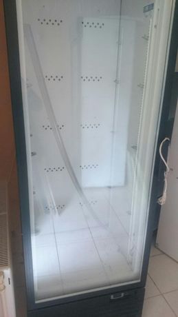 Продам холодильный шкаф