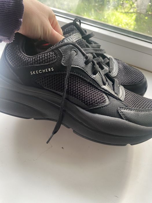 кросівки sketchers