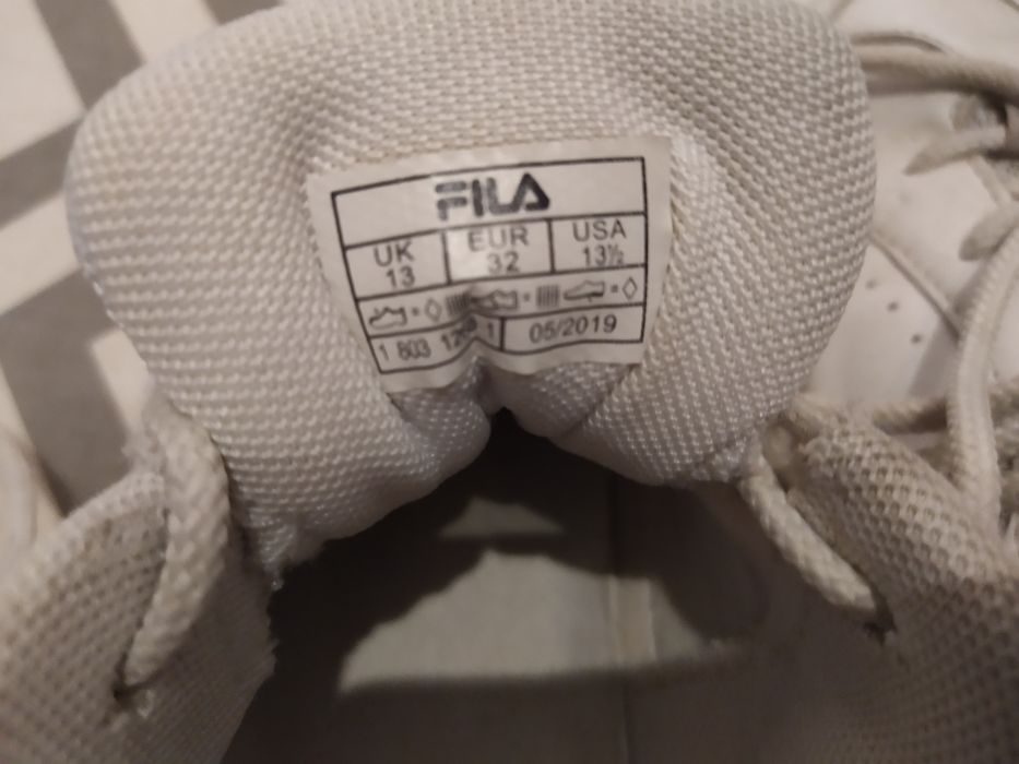 Ténis marca Fila 32