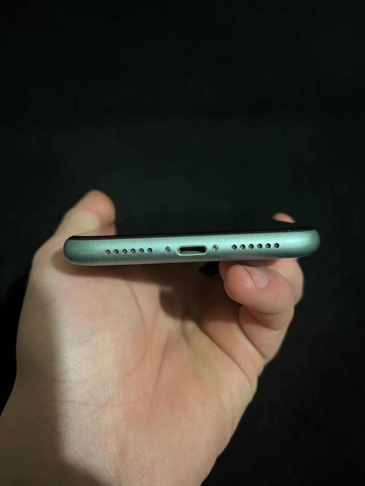 Iphone / Айфон 11, на 64 GB Отличное состояние