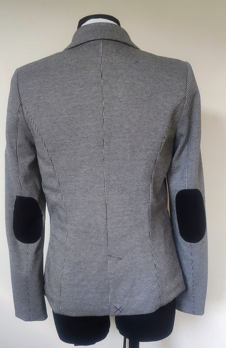 Elegancka, damska marynarka w pepitkę, czarno biała Mohito rozm M łaty