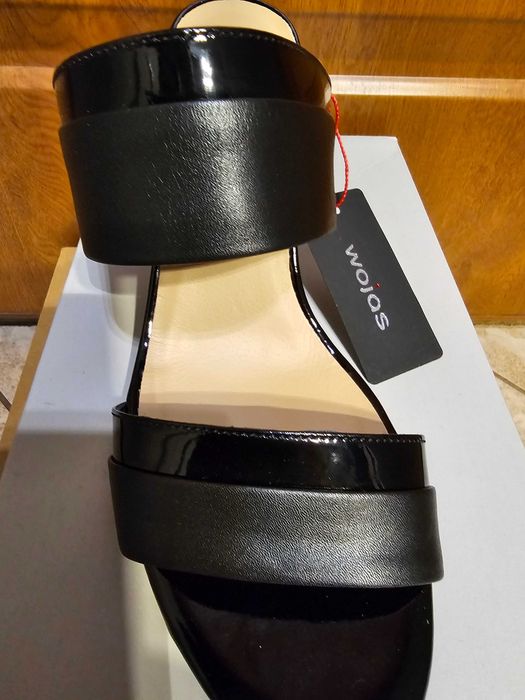 Czarne klapki marki ,,Wojas,,