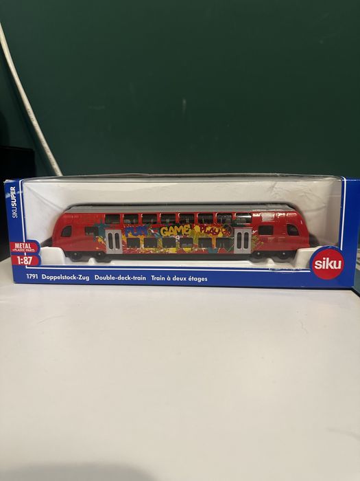 Детская игрушка поезд