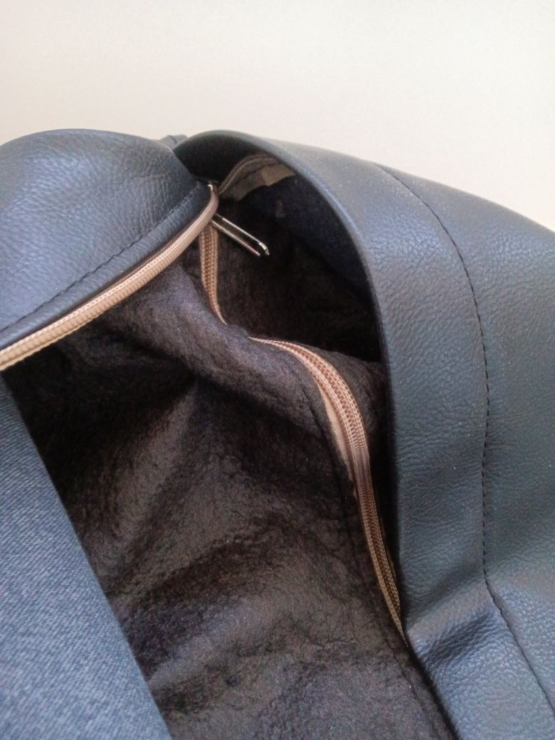 Puff em pele (preto - enchimento especial)