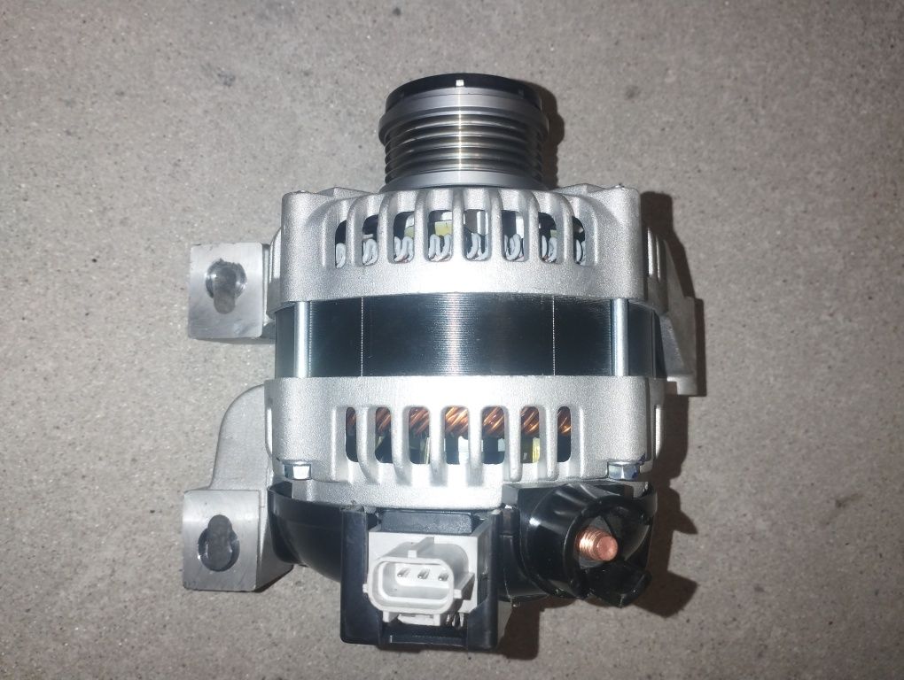 Alternator Volvo V50 2.4 170KM 2004 NOWY !!!