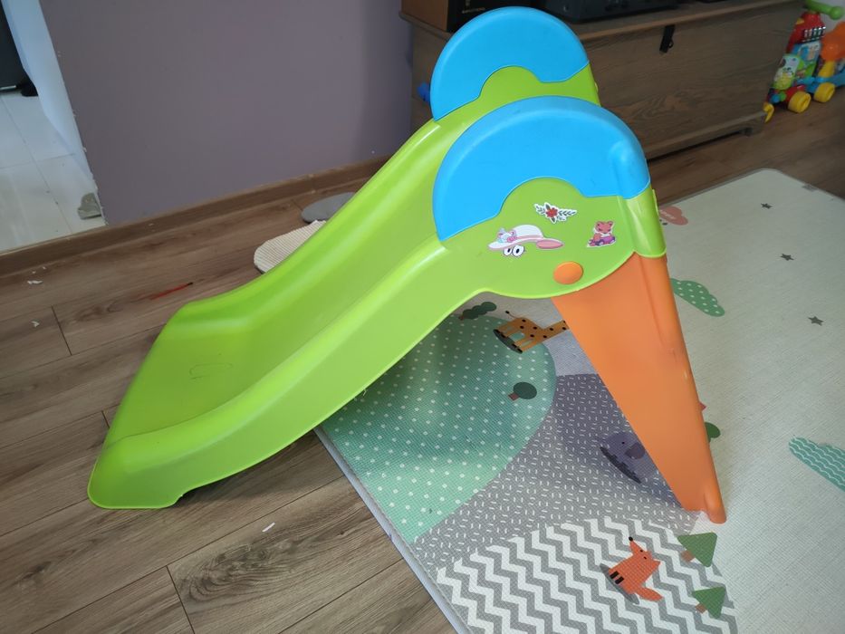 Zjeżdżalnia plastikowa dla dzieci