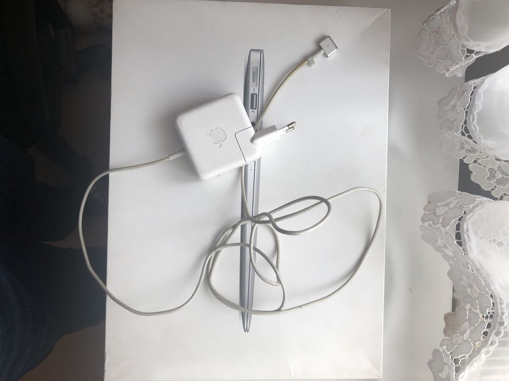 Macbook air 2017 zakupiony w 2020 srebrny