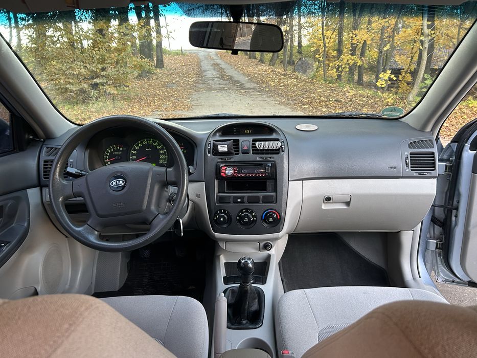 Кіа черато 2005 рік