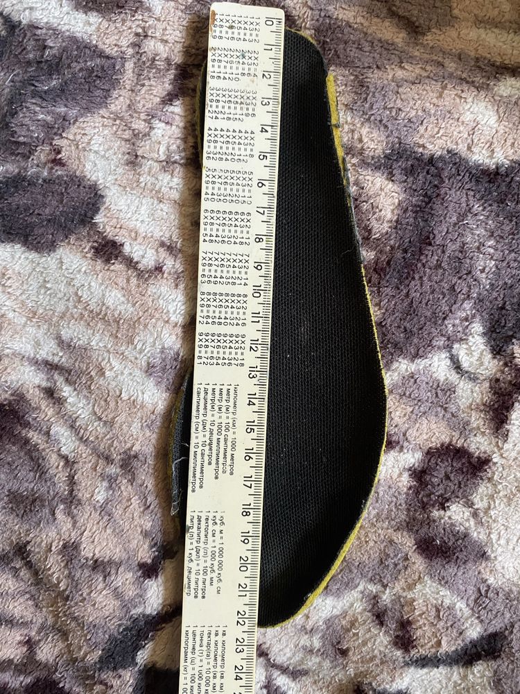 Кровіски Adidas 35 р б/в