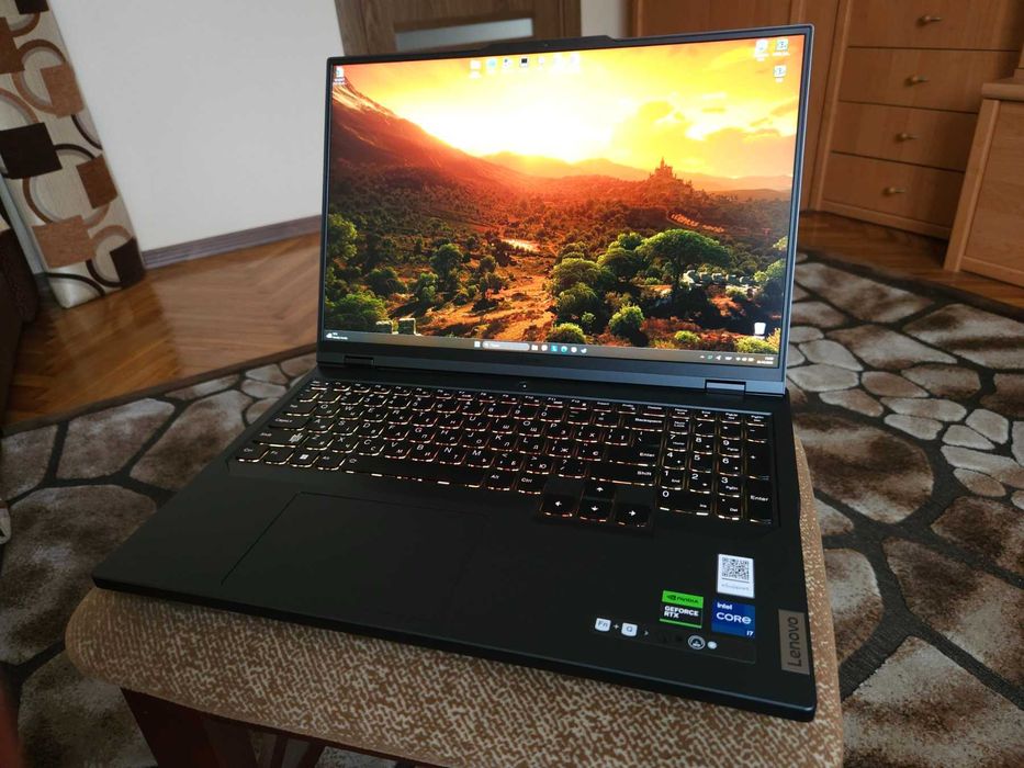 Lenovo Legion Pro 5 16IRX8  13700HX/4070/32GB/2TB/240Hz
