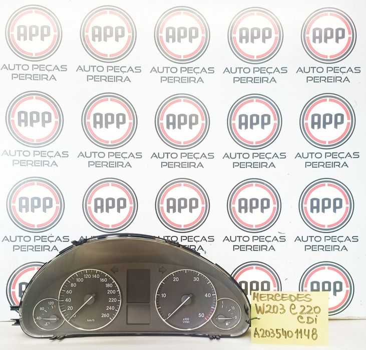 Quadrantes Mercedes W203, W209, referências: A2035401148, A2035404947 - UNIDADE