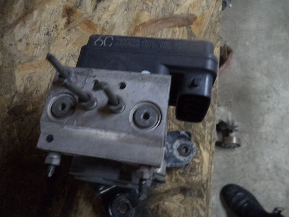 Pompa abesu Toyota Hilux model od 2005r