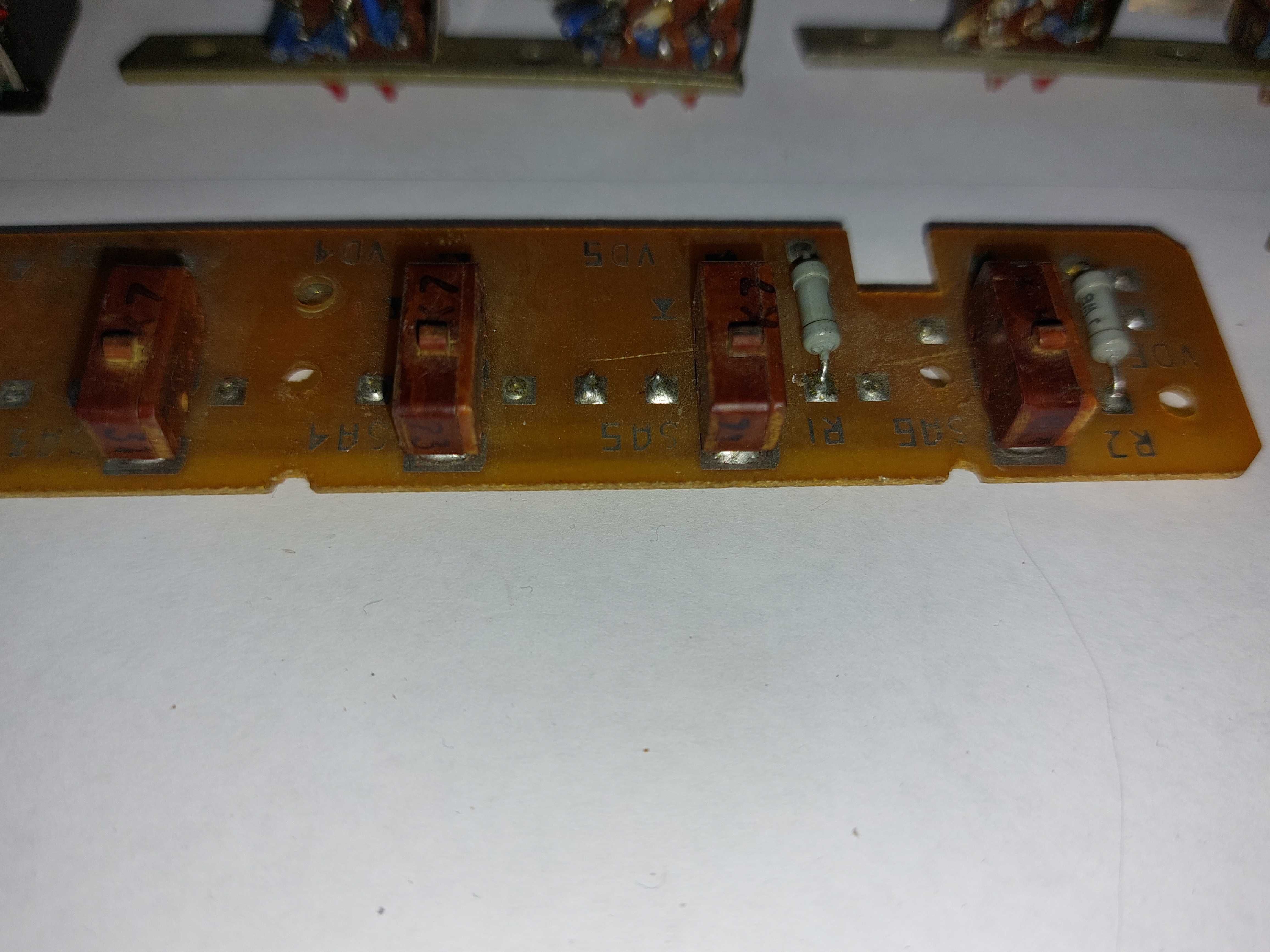 Концевой выключатель (концевик)  ДП702, АМ800К, Д-703, 2Д701, Д701.