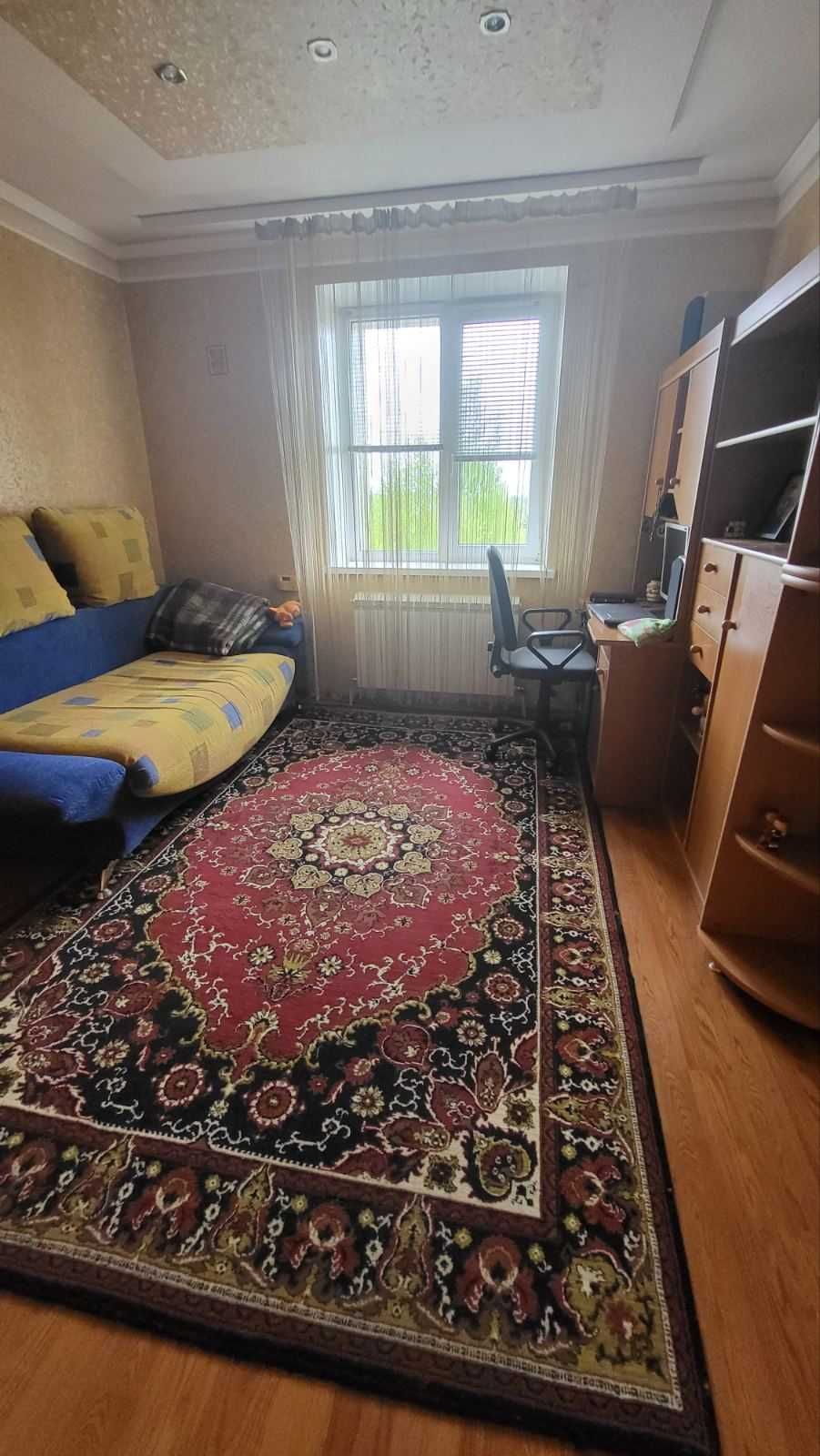 Продаю 2-х кімнатну квартиру по вул. Героїв Крут.