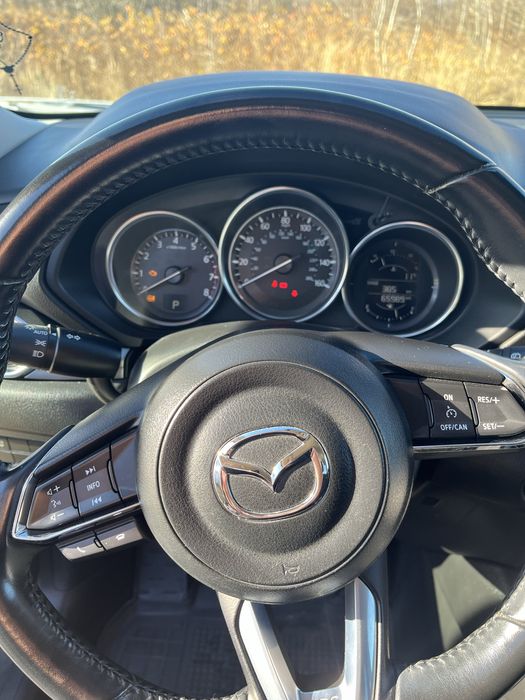 Автомобіль Мазда сх-5