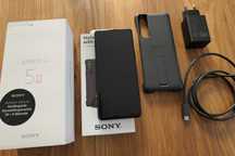 Smartfon Sony Xperia 5 III czarny + ładowarka + oryg. etui XQZ-CBBQ
