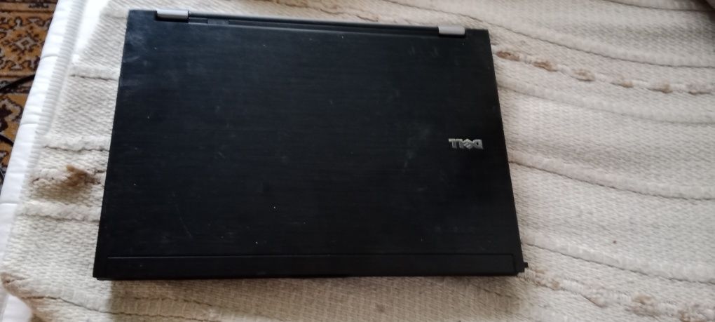 Laptop Dell latitude E6400  pełni sprawny