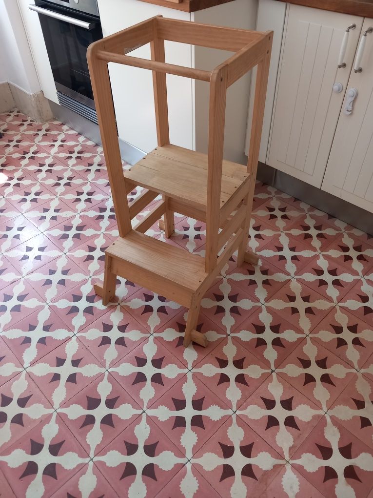 Torre de montessori de observação