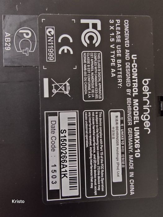 Behringer UMX610 klawiatura sterująca